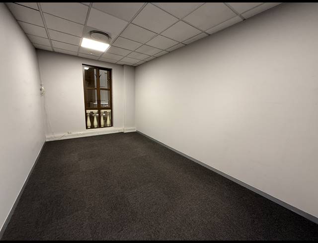 574M² OFFICE TO LET IN ROSEBANK